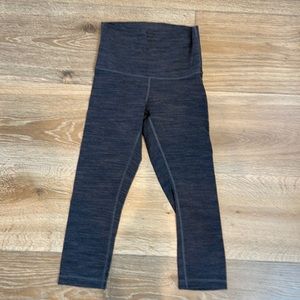 Lululemon Wunder Under high rise cropped leggings in size 6 - dark grey/tan